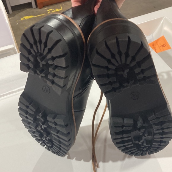 Leighton Hiking Boots - Picture 5 of 5